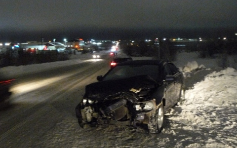 В Коми водитель-новичок вылетел на «встречку» и протаранил внедорожник (фото)