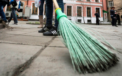 В Сыктывкаре нарушители закона будут белить стены и чинить крыши