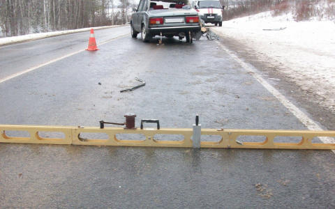 В Коми «Ларгус» пошел на обгон и влетел в «Жигули», погибла женщина (фото)
