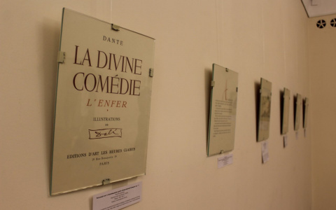 В Сыктывкаре открыли «адскую» выставку мировых художников: представили работы Дали, Герг, Дени, Легран