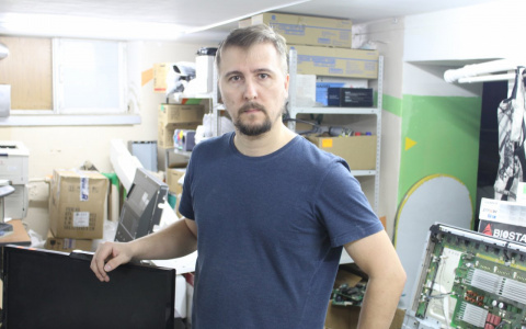 Мужчина, который упал на детской площадке в Сыктывкаре, не может добиться от врачей правильного диагноза