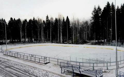 В Сыктывкаре начали готовить ледовые площадки для горожан