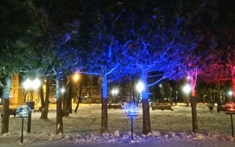 Фото дня: новогодняя иллюминация на главной площади Сыктывкара