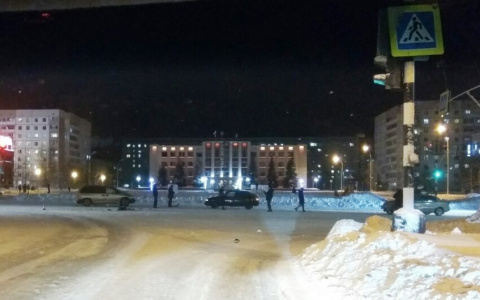 В Коми пенсионерка на «Шевроле» пролетела на «красный» и врезалась в «Додж»