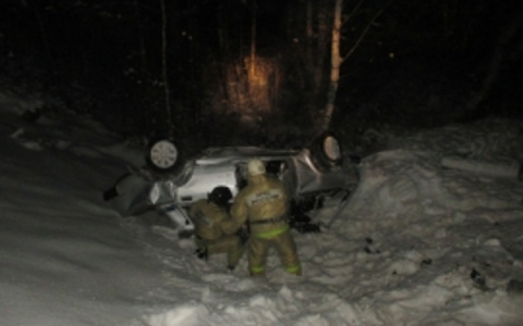 На трассе в Коми разбились «семерка» и «Фольксваген»: один человек погиб