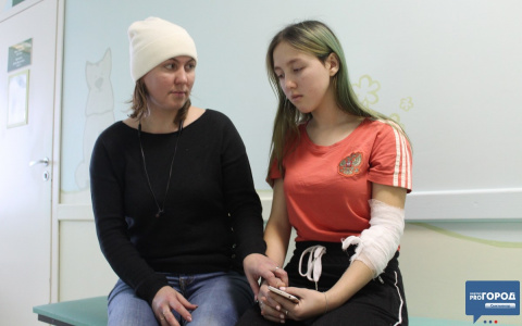 Сыктывкарскую школьницу жестоко избили из-за цвета волос