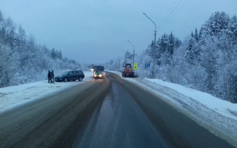 На трассе под Сыктывкаром водитель «Тойоты» протаранил грейдер