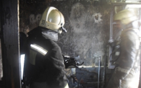 В Коми из-за короткого замыкания загорелся подвал жилого дома
