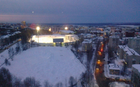 Сыктывкарцы просят построить лестницу вместо опасного спуска в центре города
