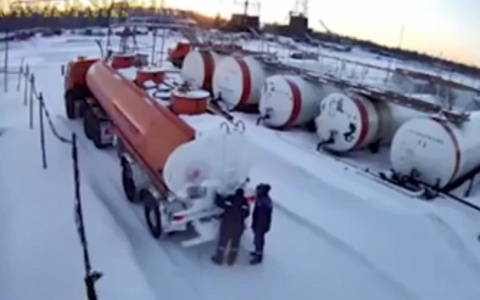 В Коми во время бурения нефтяной скважины погибли два человека