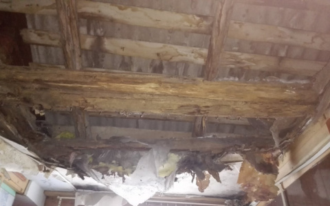 Под Сыктывкаром рухнул потолок в жилом доме (фото)