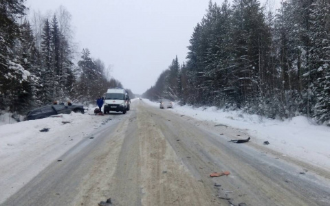 На трассе в Коми инормарка влетела в «КамАЗ» и превратилась в груду металла