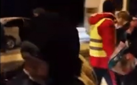 Появилось видео первых минут после ДТП с автобусом и лесовозом в Сыктывкаре