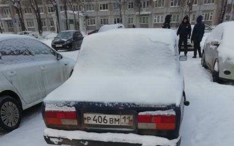 В Сыктывкаре из машин сливают бензин: «С такими ценами, это хищение в крупных размерах!