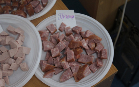 Колбасный тест-драйв: журналисты  «Pro Города»  проверили продукцию местного мясокомбината
