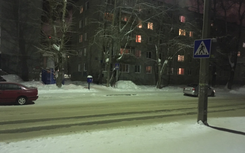 В Сыктывкаре ищут водителя, который сбил инвалида и скрылся с места ДТП