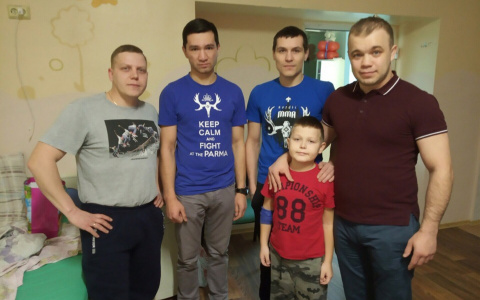 Сыктывкарцев просят помочь спасти жизнь 8-летнему бойцу ММА
