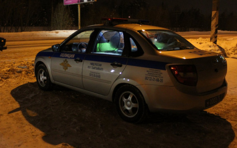 В Сыктывкаре девушка попала под колеса внедорожника