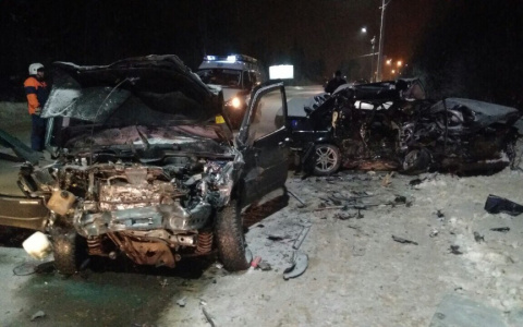 В Сыктывкаре произошла жуткая авария, которая унесла жизни двух человек (фото)