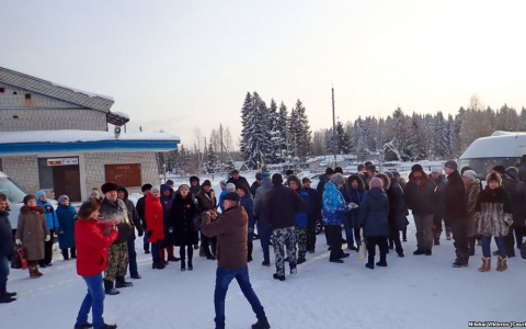 На границе с Коми сорвали «фейковое» слушание по мусорному полигону на Шиесе