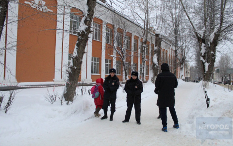 Появились подробности о «заминированных» школах в Сыктывкаре
