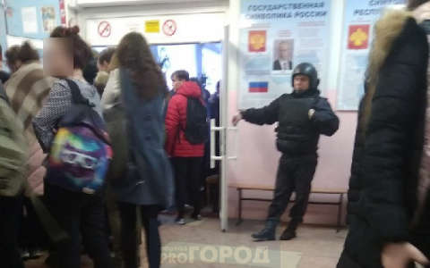 После Сыктывкара массово эвакуируют школы и больницы Москвы, Казани и Санкт-Петербурга