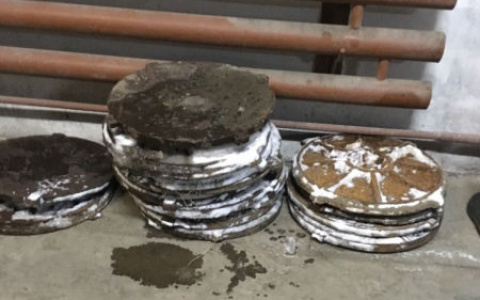 В Сыктывкаре задержали «коллекционеров» канализационных люков