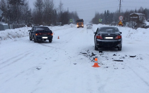 В Коми одна женщина-водитель спровоцировала аварию, а вторая сбила ребенка