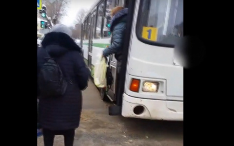 Сыктывкарец, который пострадал в аварии на краснозатонском мосту, снова попал в ДТП в автобусе