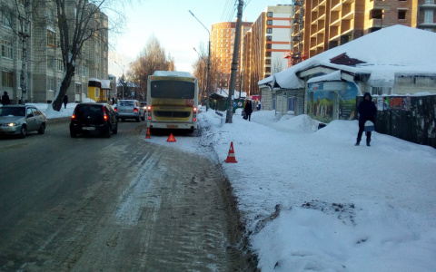 В Сыктывкаре водитель автобуса «выронил» несколько пассажиров на остановке