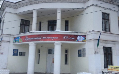В Минобразе ответили, почему сыктывкарские студенты страдают от внезапного «переезда» школьников