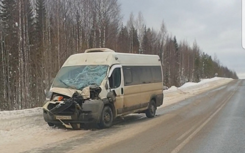 В Коми на трассе столкнулись КамАЗ и автобус полный пассажиров