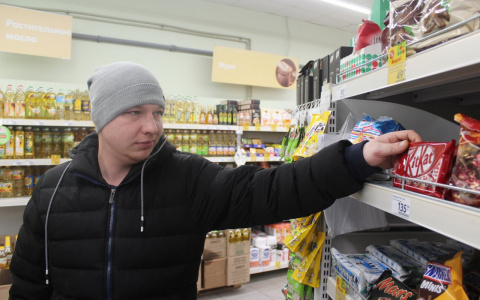 Как отличается стоимость товаров на кассе и ценниках в сыктывкарских продуктовых магазинах (фото)