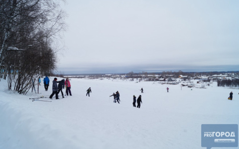 Сыктывкарка каталась на «ватрушке» на набережной и попала в больницу