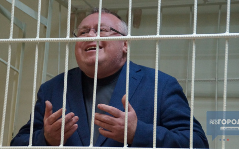 Экс-депутат Госсовета Коми Михаил Брагин заявил, что не требует денег за моральный вред