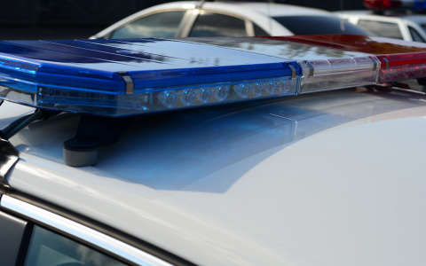 В Коми мужчина попал под машину и получил рваные раны рук