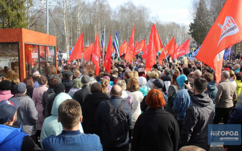 В Сыктывкаре на митинг против строительства мусорного полигона пришли три тысячи человек (фото)