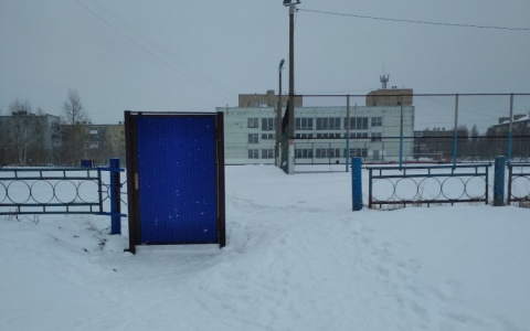 В Коми от знаменитой «антитеррористической» двери кто-то «оторвал» часть ворот
