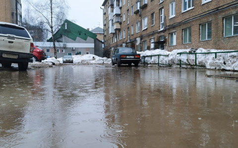 В конкурсе «Сыктывкарская Венеция» участники рассказали, как плывут к мусорным контейнерам