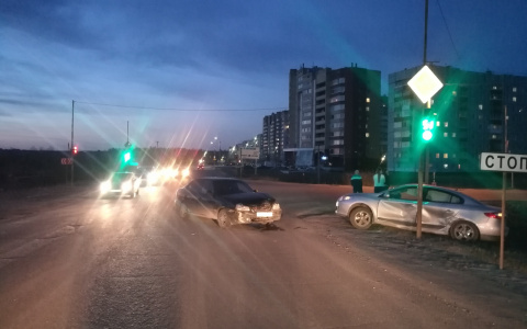 В Коми молодая девушка устроила аварию и попала в больницу (фото)