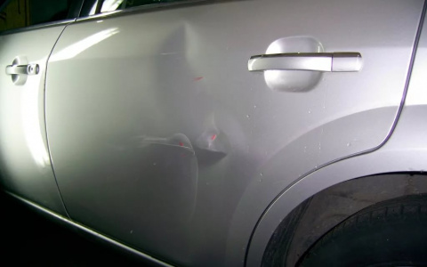 Сыктывкарец разгромил чужую машину, чтобы попасть домой