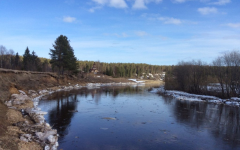 В Коми ищут рыбака, который поехал проверить сети и пропал