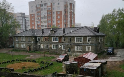 В Сыктывкаре снег выпал за неделю до лета: серые фото и видео жуткой погоды