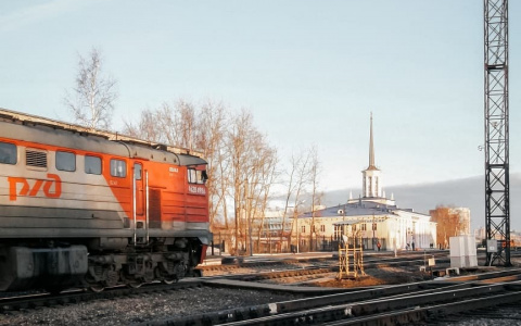 Фото дня в Сыктывкаре: «Кто-то уходит, кто-то приходит, а память остается»