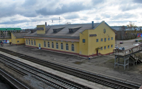 В Коми у железной дороги нашли машину с трупом человека