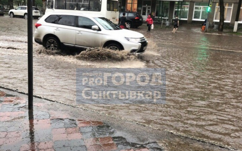 В мэрии Сыктывкара рассказали, как городские службы справились с последствиями грозы