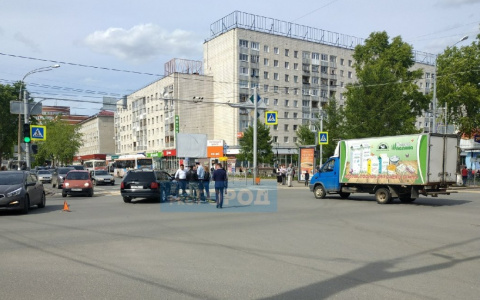 В центре Сыктывкара сбили велосипедиста, он в больнице (фото)