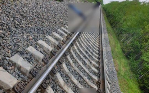 Появились фото с места происшествия в Сыктывкаре, где поезд сбил подростка