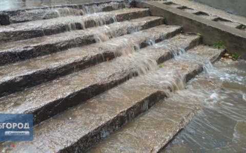 Грозы, град и мощные ливни: в Сыктывкаре объявили штормовое предупреждение