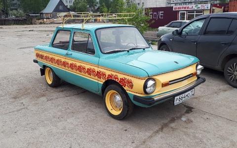 Житель Сыктывкара расписал свой «Запорожец» и прославился на весь город (фото)